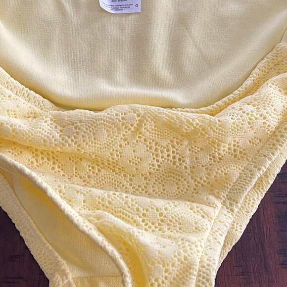 Mossimo Eyelet Hipster Lemon Fizz Yellow Cheeky Bottom Bikini Swim Bottoms - Picture 4 of 7
